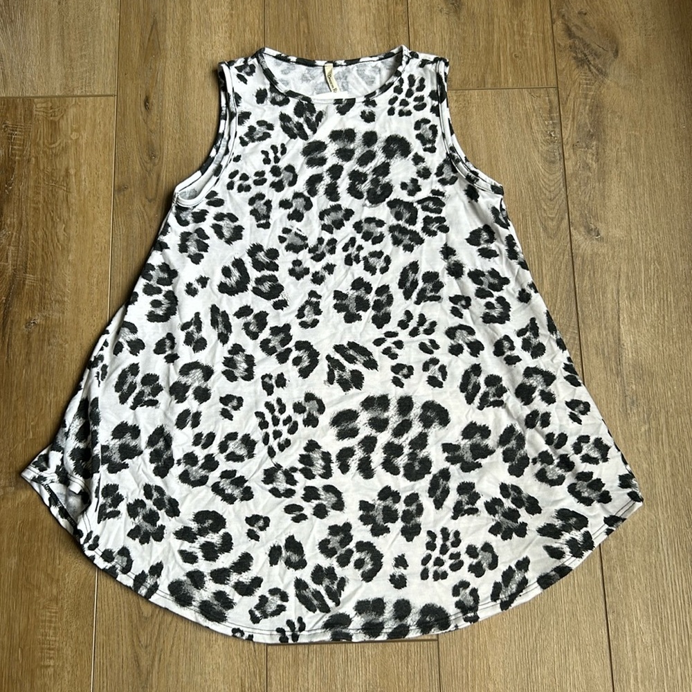 NWT cheetah print tank